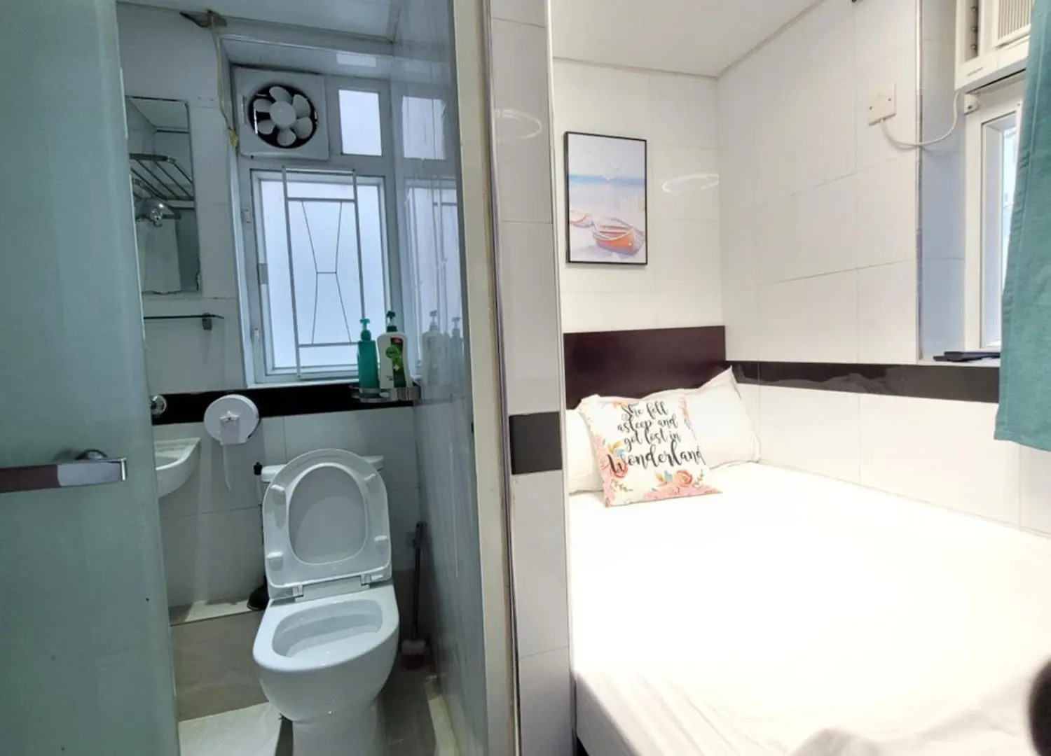 Apple Hostel Hongkong 0*,  China